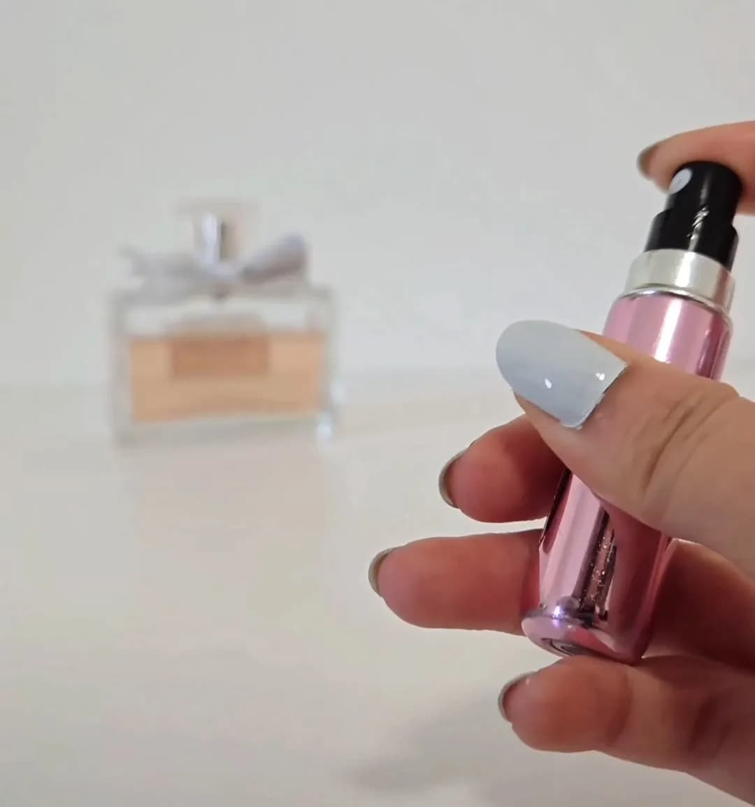 Atomizzatore di profumo in uso